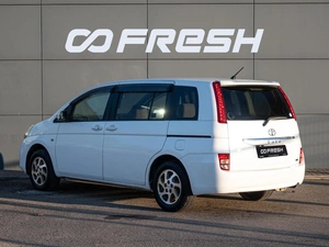 Минивэн Toyota Isis 2010 года, 1060000 рублей, Краснодар