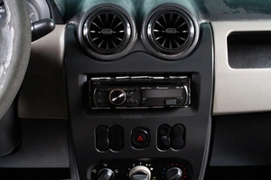 Седан Renault Logan 2010 года, 249000 рублей, Сургут