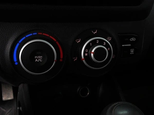 Седан Kia Rio 2013 года, 970000 рублей, Красный Пахарь