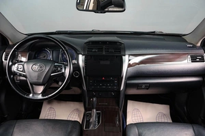 Седан Toyota Camry 2016 года, 1959000 рублей, Тюмень
