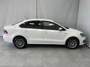 Седан Volkswagen Polo 2015 года, 845000 рублей, Красноярск