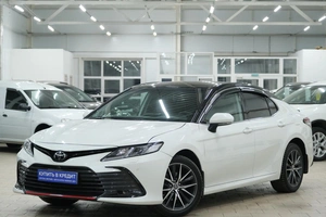Седан Toyota Camry 2021 года, 2799000 рублей, Омск