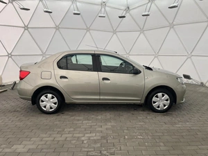 Седан Renault Logan 2016 года, 790000 рублей, Клинцы