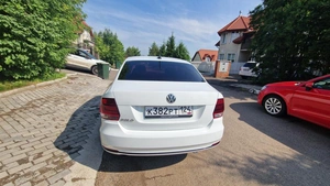 Седан Volkswagen Polo 2018 года, 990000 рублей, Красноярск