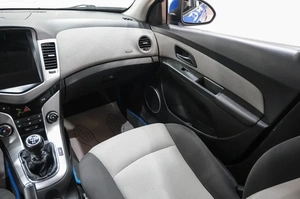 Седан Chevrolet Cruze 2011 года, 649000 рублей, Новокузнецк