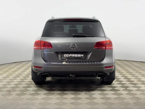 Внедорожник Volkswagen Touareg 2012 года, 1894100 рублей, Казань