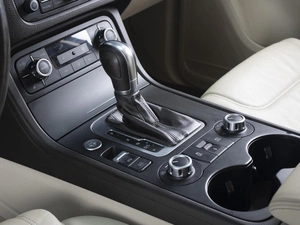 Внедорожник Volkswagen Touareg 2014 года, 2470000 рублей, Омск