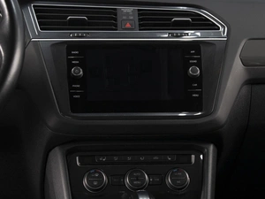 Внедорожник Volkswagen Tiguan 2018 года, 2385000 рублей, Омск