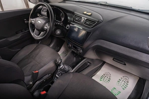 Седан Kia Rio 2011 года, 859000 рублей, Томск