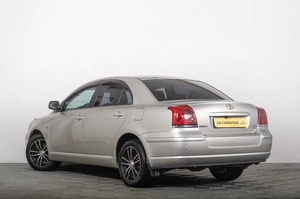 Седан Toyota Avensis 2004 года, 839000 рублей, Томск
