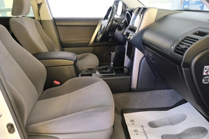 Внедорожник Toyota Land Cruiser Prado 2013 года, 2929000 рублей, Омск