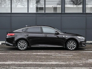 Седан Kia Optima 2018 года, 1999000 рублей, Кирилловка