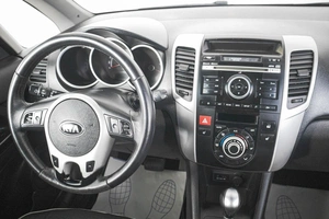Минивэн Kia Venga 2013 года, 969000 рублей, Кемерово