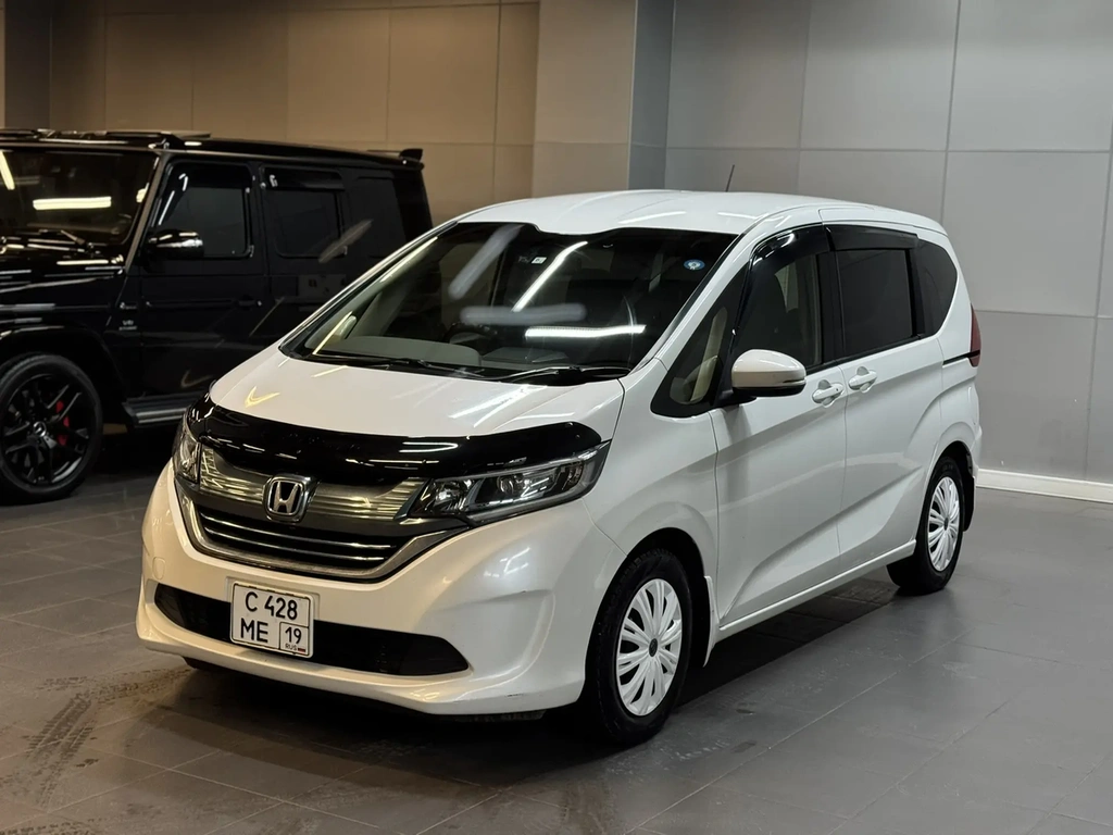 Минивэн Honda Freed 2018 года, 1547000 рублей, Красноярск