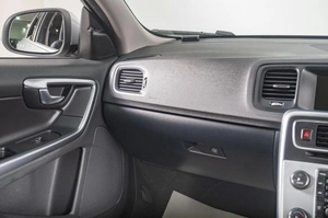 Универсал Volvo V60 2012 года, 1419000 рублей, Томск