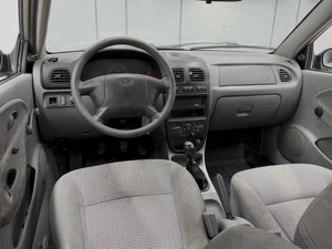 Седан Kia Rio 2000 года, 300000 рублей, Ростов-на-Дону