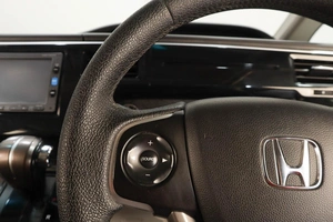 Минивэн Honda Stepwgn 2016 года, 1729000 рублей, Челябинск