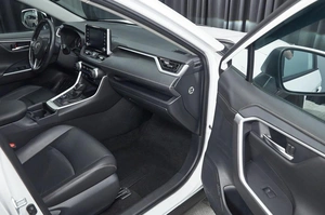 Внедорожник Toyota RAV4 2021 года, 3357000 рублей, Красноярск