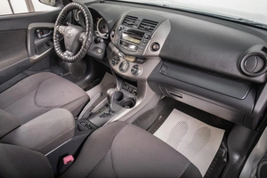Внедорожник Toyota RAV4 2011 года, 1499000 рублей, Томск