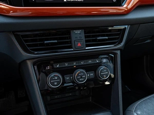 Внедорожник Volkswagen Taos 2021 года, 2340000 рублей, Краснодар
