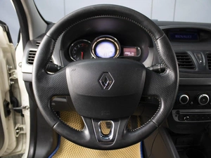 Седан Renault Fluence 2013 года, 710000 рублей, Омск