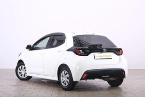Хетчбэк Toyota Yaris 2020 года, 1199000 рублей, Омск