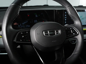 Внедорожник Geely Coolray 2023 года, 2030000 рублей, Красный Пахарь