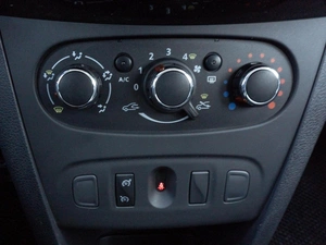 Хетчбэк Renault Sandero Stepway 2020 года, 1200000 рублей, Самара