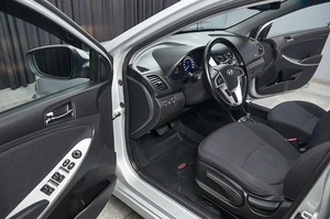 Хетчбэк Hyundai Solaris 2012 года, 897000 рублей, Красноярск