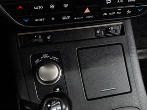 Седан Lexus ES 2013 года, 2230554 рублей, Тюмень