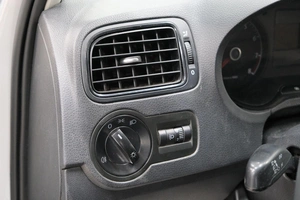 Седан Volkswagen Polo 2013 года, 859000 рублей, Омск