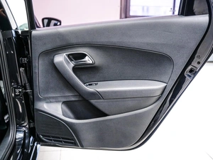 Седан Volkswagen Polo 2016 года, 1050000 рублей, Красноярск