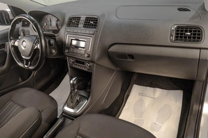 Седан Volkswagen Polo 2018 года, 1309000 рублей, Челябинск