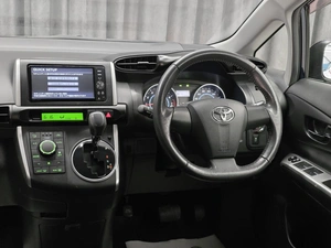 Минивэн Toyota Wish 2012 года, 1360000 рублей, Красноярск