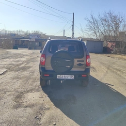 Внедорожник Chevrolet Niva 2014 года, 448000 рублей, Красноярск