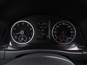 Внедорожник Volkswagen Tiguan 2013 года, 1020000 рублей, Краснодар