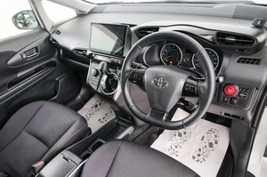 Минивэн Toyota Wish 2015 года, 2099000 рублей, Красноярск