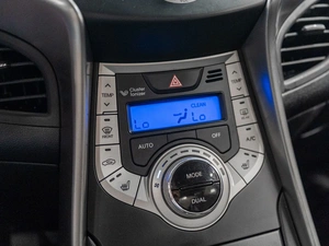 Седан Hyundai Avante 2011 года, 1050000 рублей, Красноярск