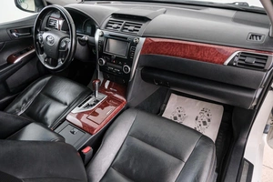 Седан Toyota Camry 2014 года, 1799000 рублей, Красноярск