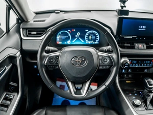 Внедорожник Toyota RAV4 2024 года, 5300000 рублей, Красноярск