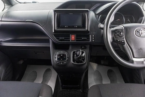 Минивэн Toyota Noah 2015 года, 1889000 рублей, Барнаул