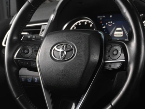 Седан Toyota Camry 2020 года, 3349000 рублей, Тюмень