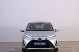 Хетчбэк Toyota Vitz 2019 года, 1249000 рублей, Омск