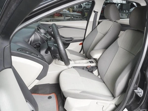 Седан Ford Focus 2012 года, 1050000 рублей, Ростов-на-Дону