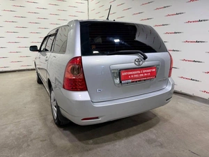 Универсал Toyota Corolla Fielder 2005 года, 655000 рублей, Красноярск