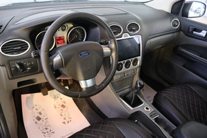 Седан Ford Focus 2011 года, 589000 рублей, Омск