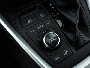 Внедорожник Toyota RAV4 2019 года, 3555000 рублей, Краснодар