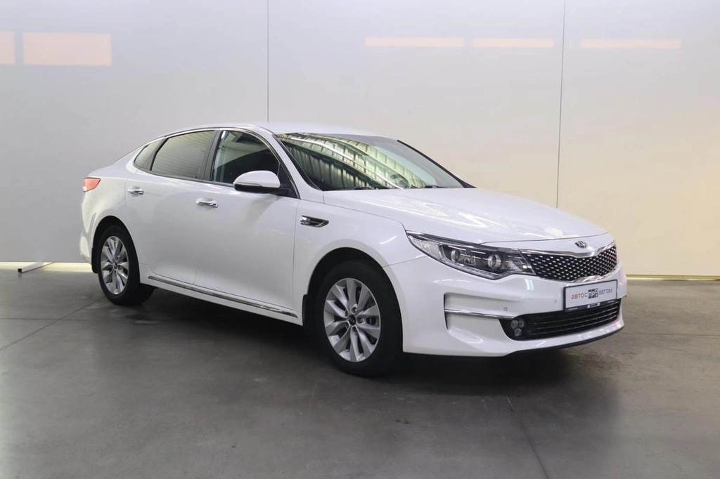 Седан Kia Optima 2017 года, 1800000 рублей, Брянск