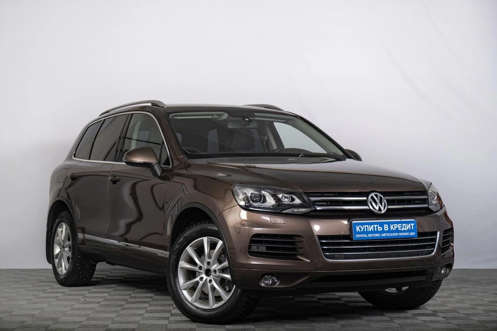 Внедорожник Volkswagen Touareg 2012 года, 2459000 рублей, Томск