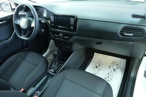 Лифтбек Volkswagen Polo 2021 года, 1699000 рублей, Омск